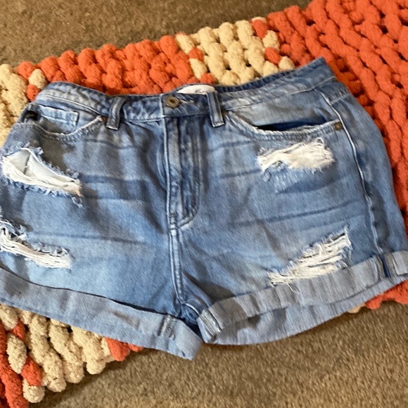 Women’s distressed crop Jean shortsv size medium - Picture 6 of 6